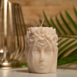 Χειροποίητο αρωματικό κερί γυναικείο πρόσωπο με στεφάνι στο κεφάλι